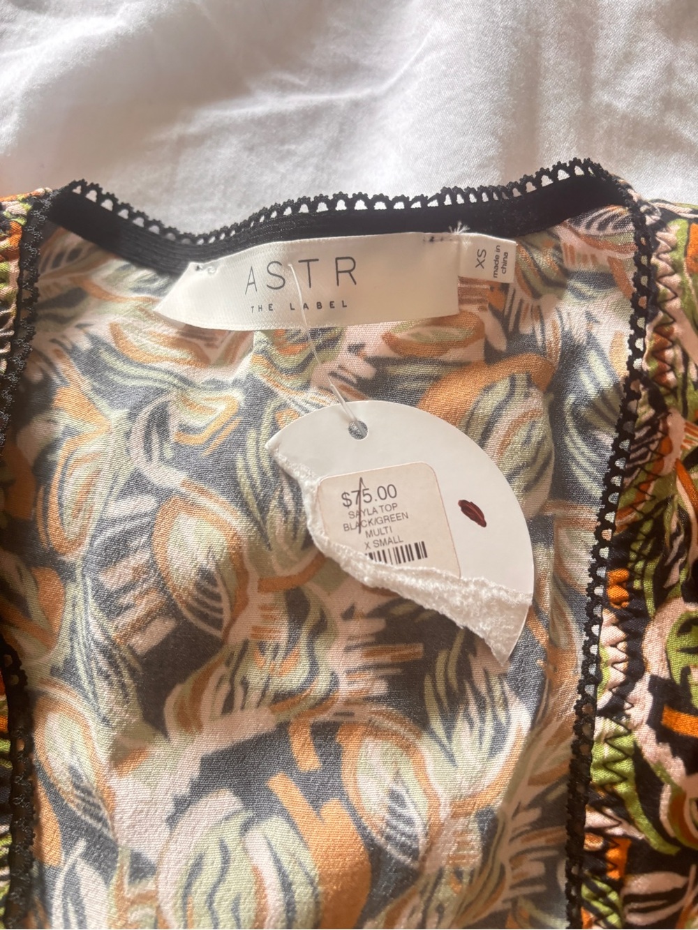 ASTR The Label Printed Tie Back Crop Top XS NWT Boho - Picture 4 of 6